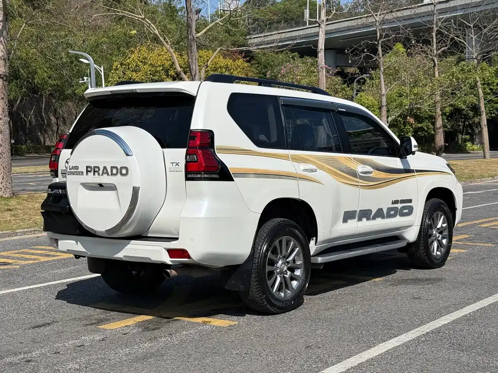 TOYOTA PRADO
