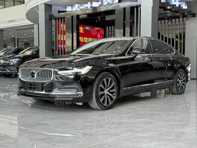 VOLVO  S90