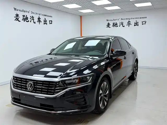VOLKSWAGEN PASSAT 2023