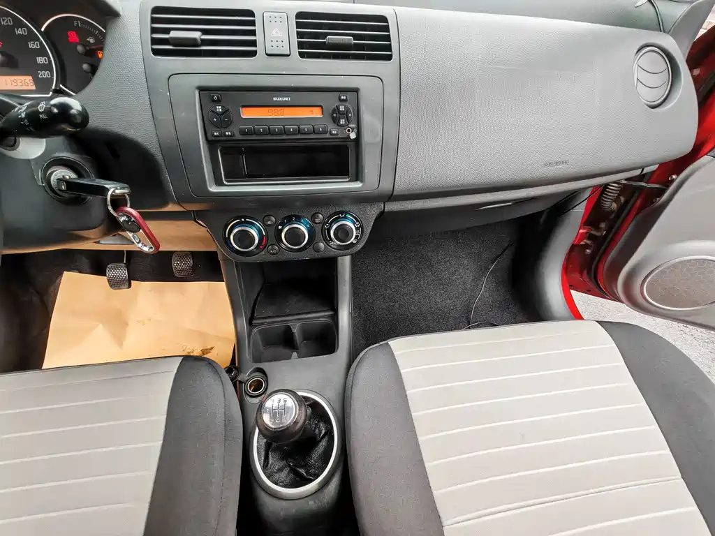 Suzuki Swift — миниатюра 15