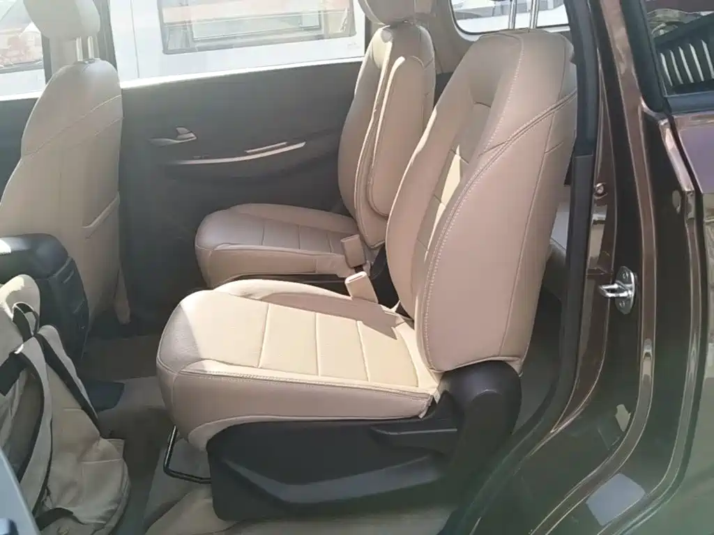 Wuling Hongguang — миниатюра 17