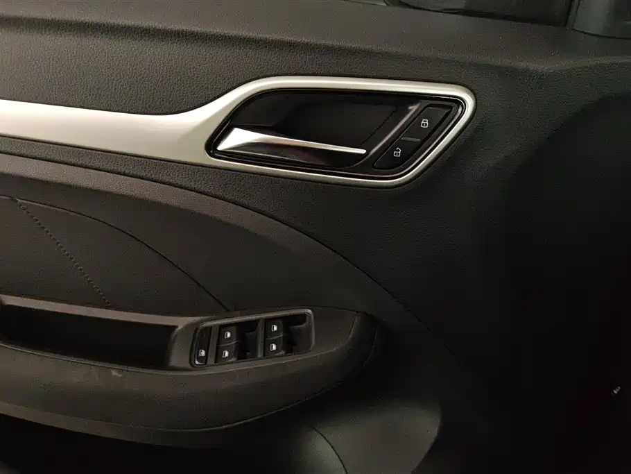 MG EZS 2019 E-Lite