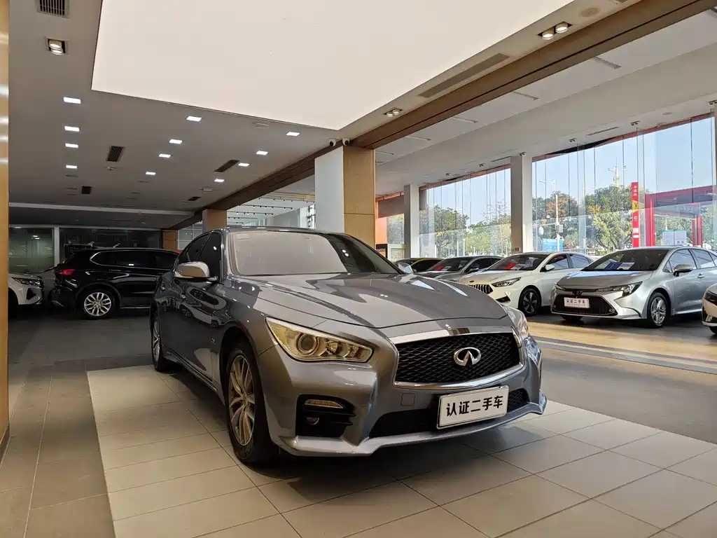 INFINITI Q50L