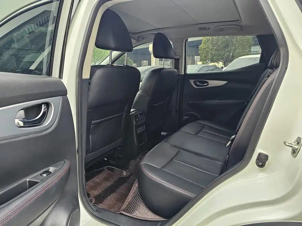 Nissan Qashqai — миниатюра 5
