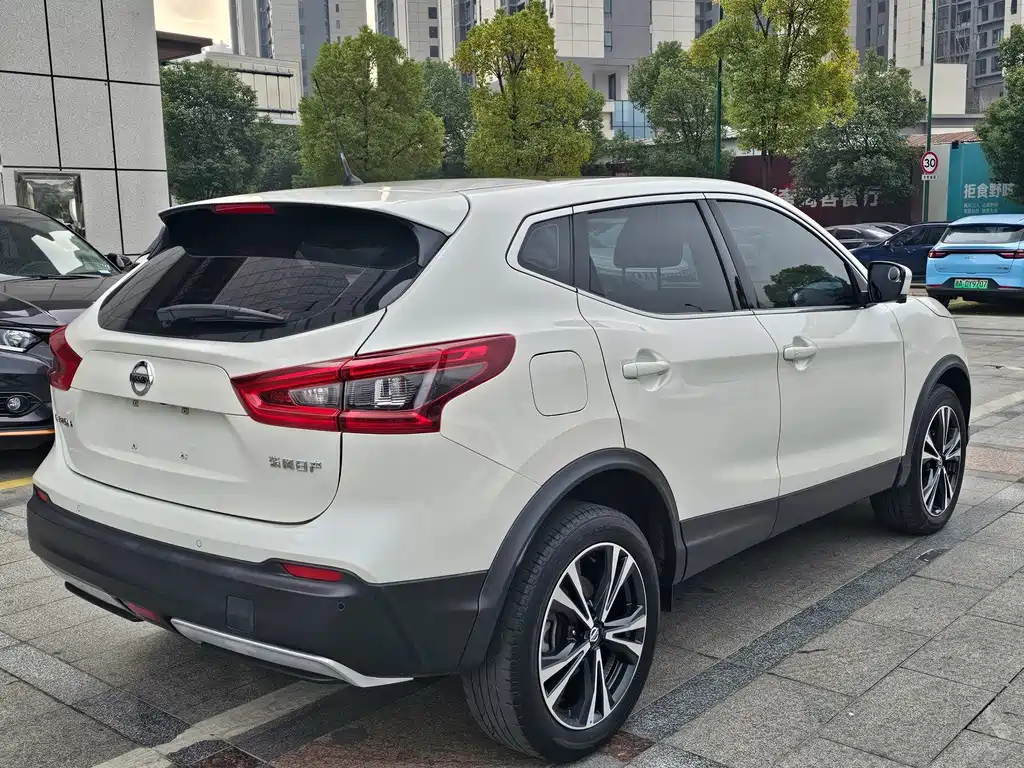 Nissan Qashqai — миниатюра 10