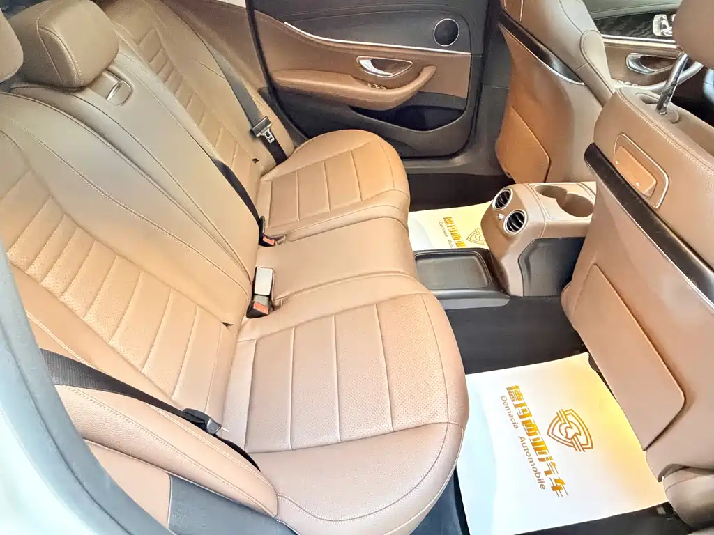 Mercedes-Benz E-Class — миниатюра 14