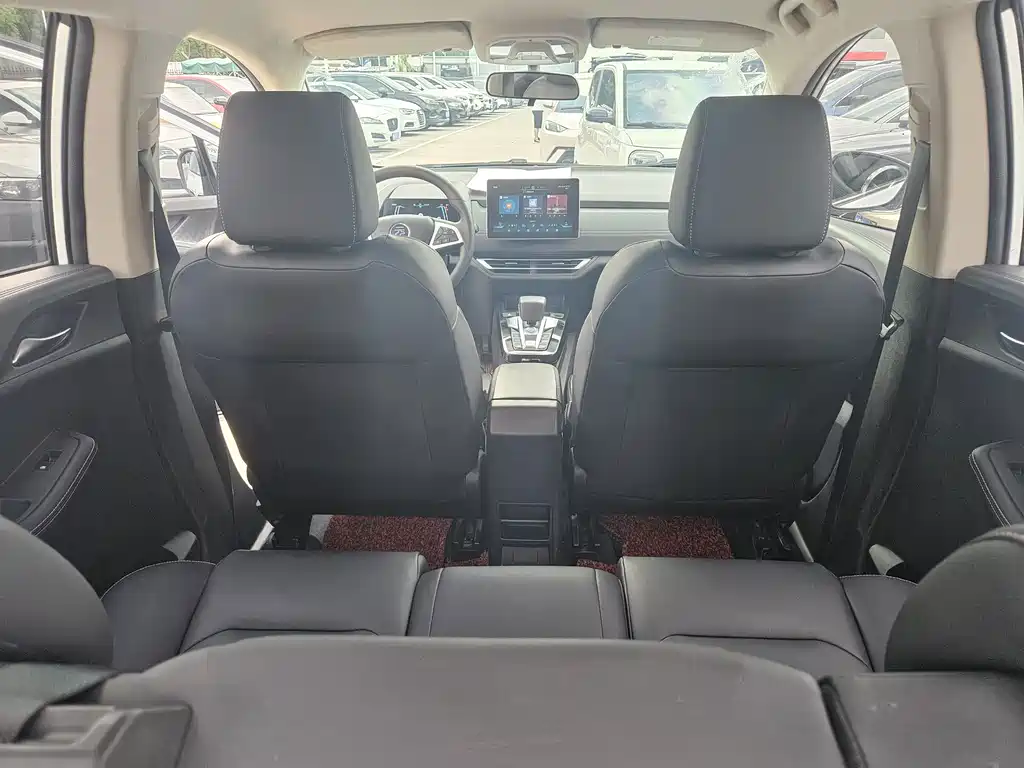 BYD Yuan EV — миниатюра 13