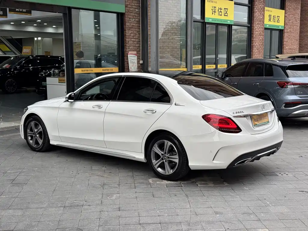 Mercedes-Benz C-Class — миниатюра 6