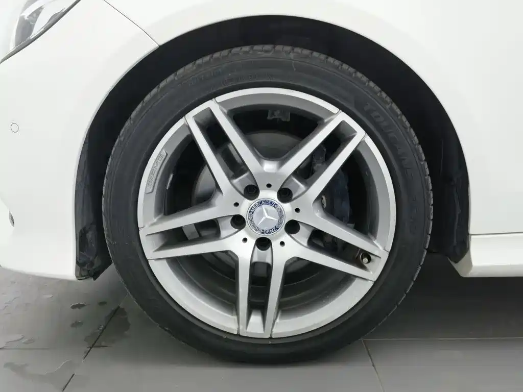 Mercedes-Benz E-Class — миниатюра 17