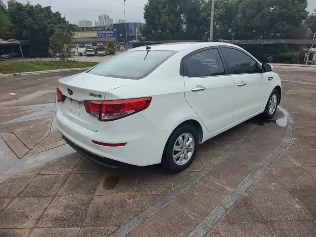 Kia K2 2015 1.4L AT GLS