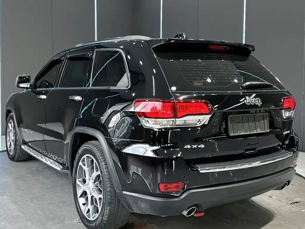Jeep Grand Cherokee (Import) — миниатюра 8