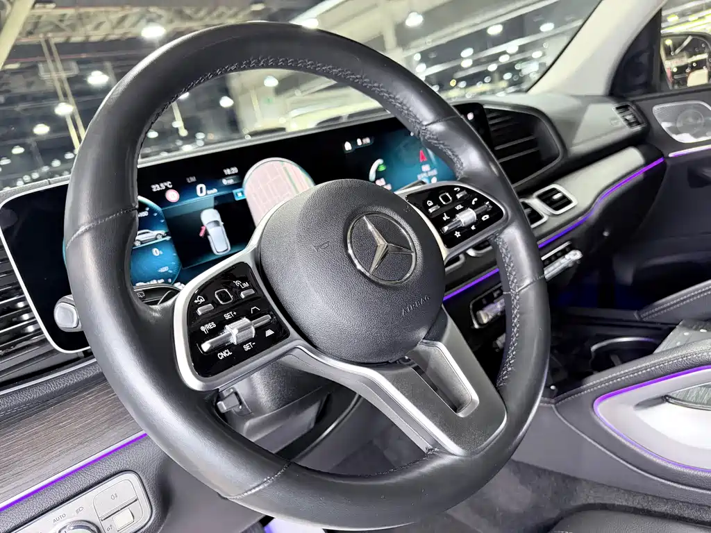 Mercedes-Benz GLE (Import) — миниатюра 10