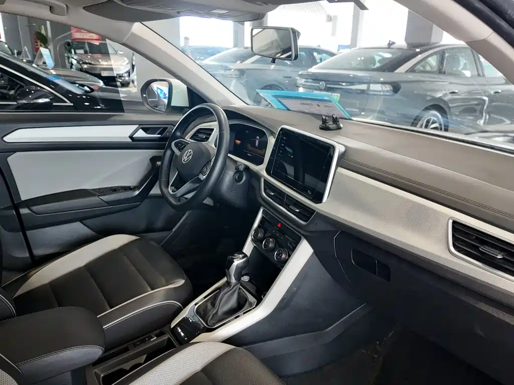 Volkswagen T-Roc — миниатюра 13