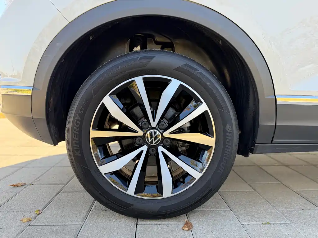 Volkswagen T-Roc — миниатюра 20