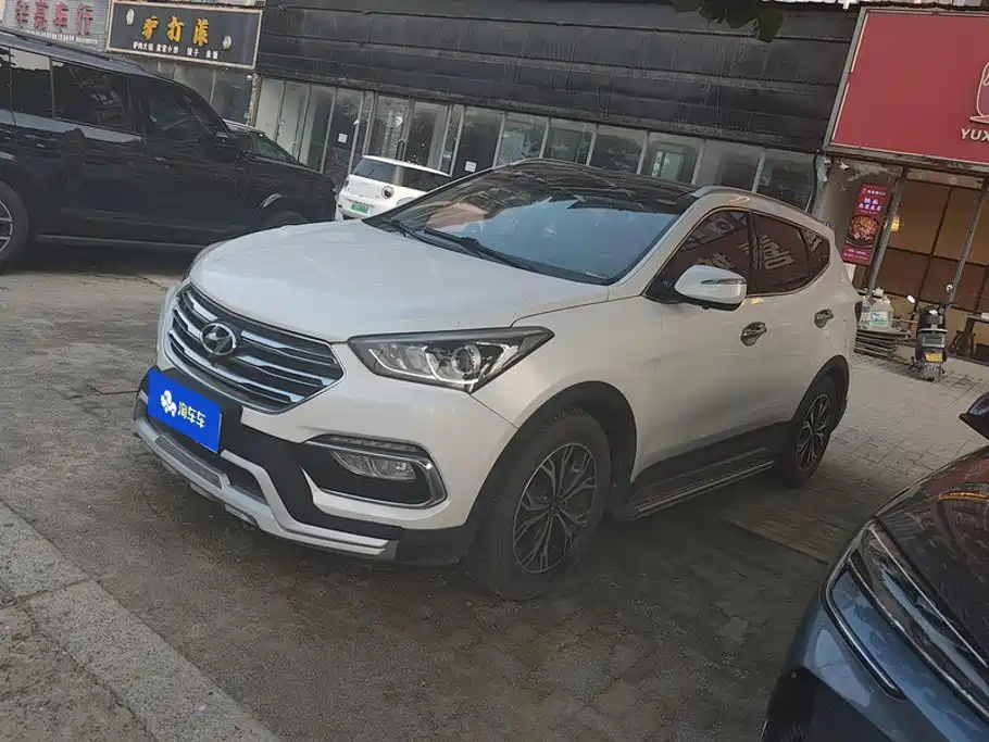 2018 Hyundai Santa Fe - zdjęcie 1 z 16