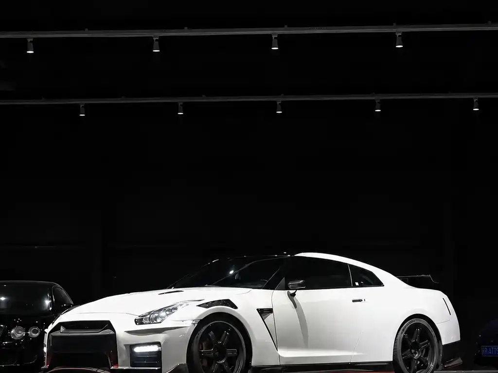 Nissan GT-R 3.8T Premium Edition, фото 2
