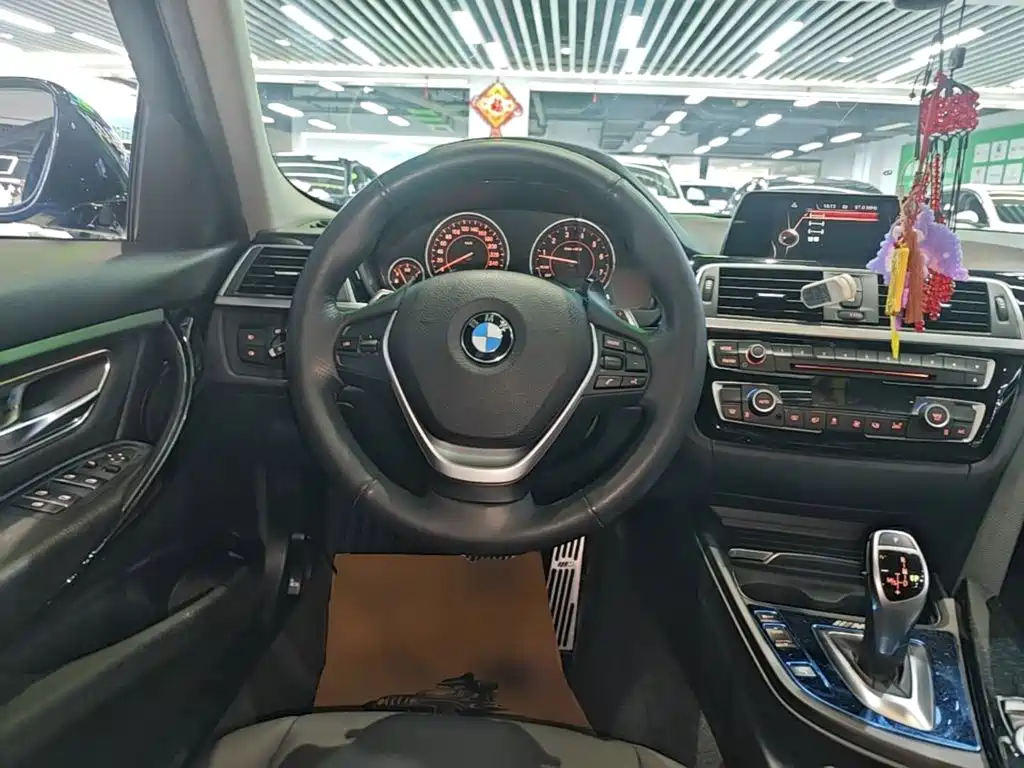 BMW 3 Series — миниатюра 11