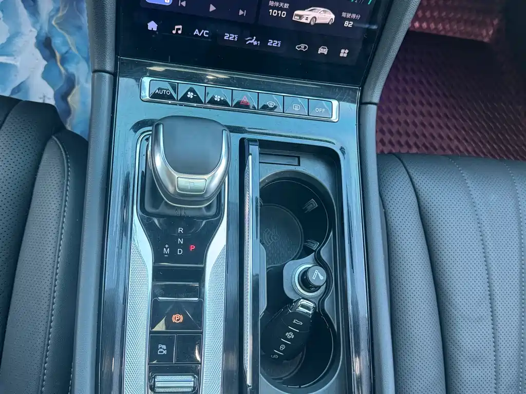 Hongqi Hongqi H5 — миниатюра 19