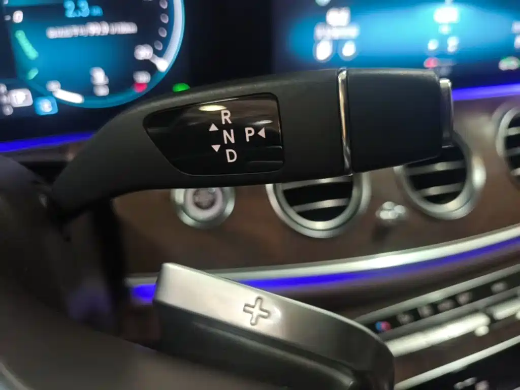 Mercedes-Benz E-Class — миниатюра 14