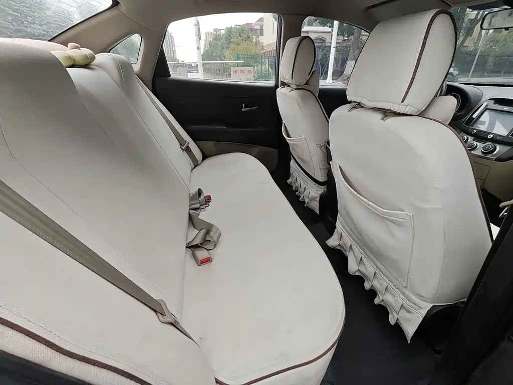 Hyundai Elantra — миниатюра 8