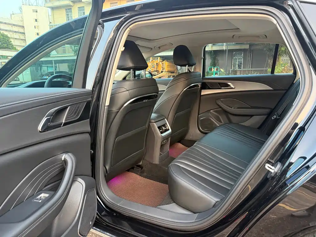 Hongqi Hongqi H5 — миниатюра 11