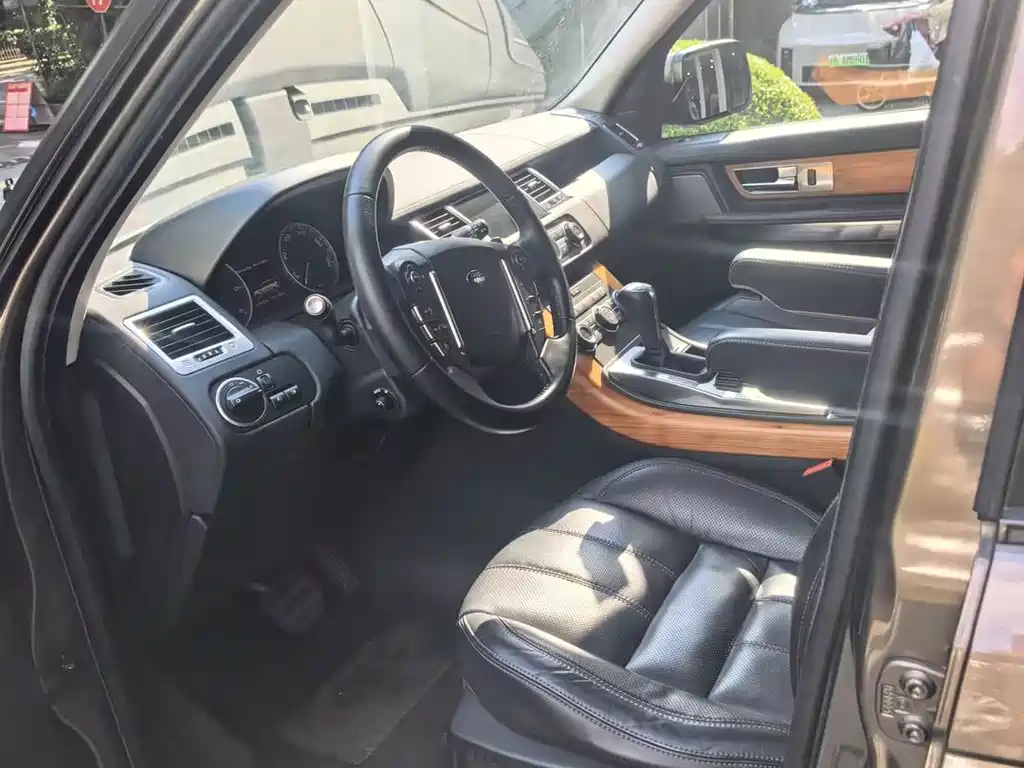 Land Rover Sport — миниатюра 7