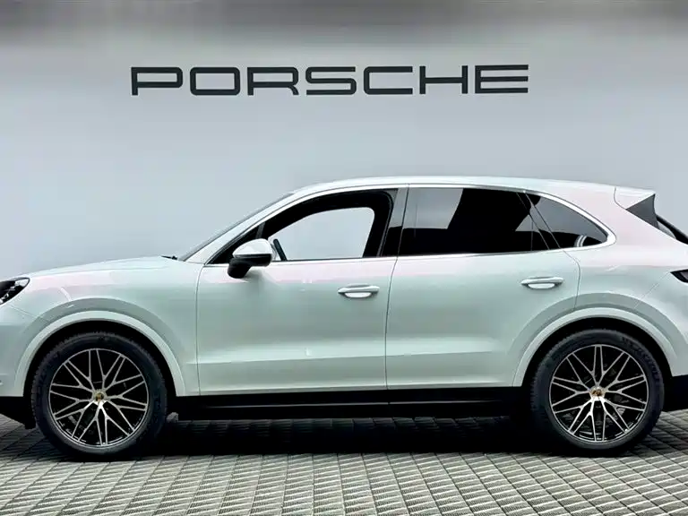 Porsche Cayenne — миниатюра 4