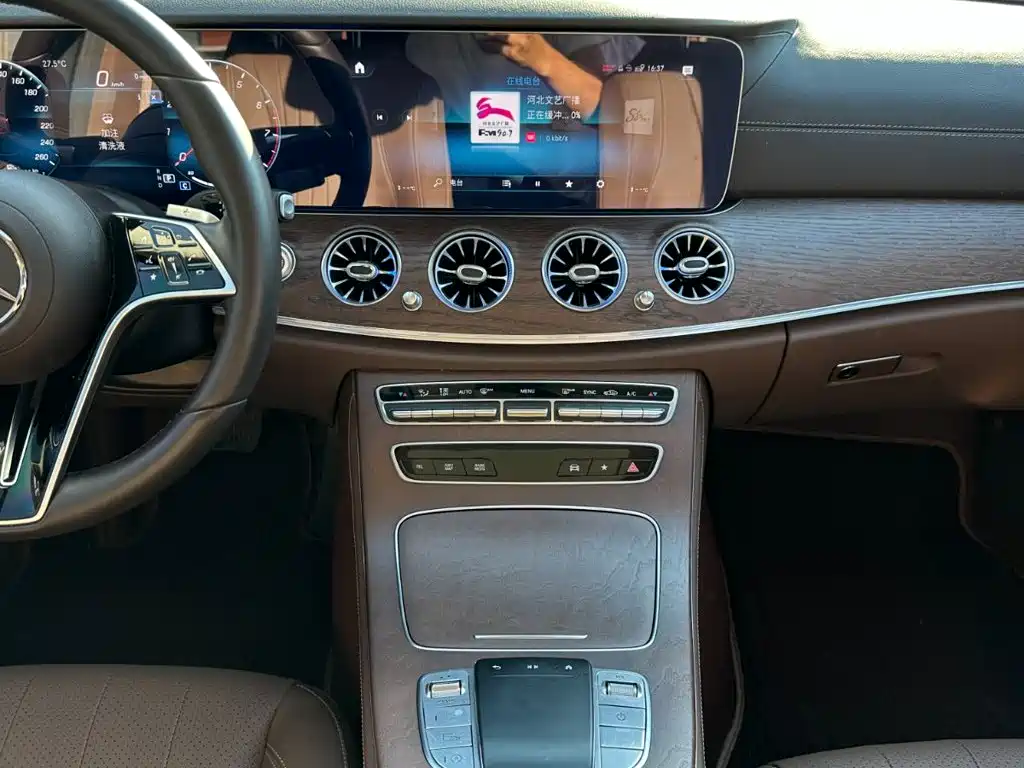 Mercedes-Benz E-Class — миниатюра 20