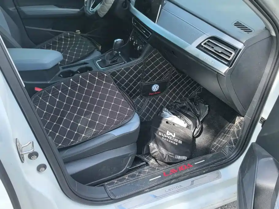 Volkswagen Lavida — миниатюра 8