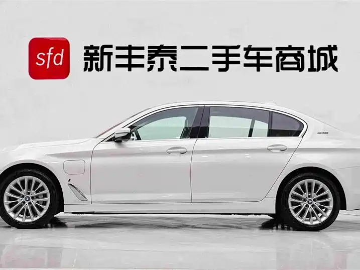 BMW 5 Series New Energy — миниатюра 4