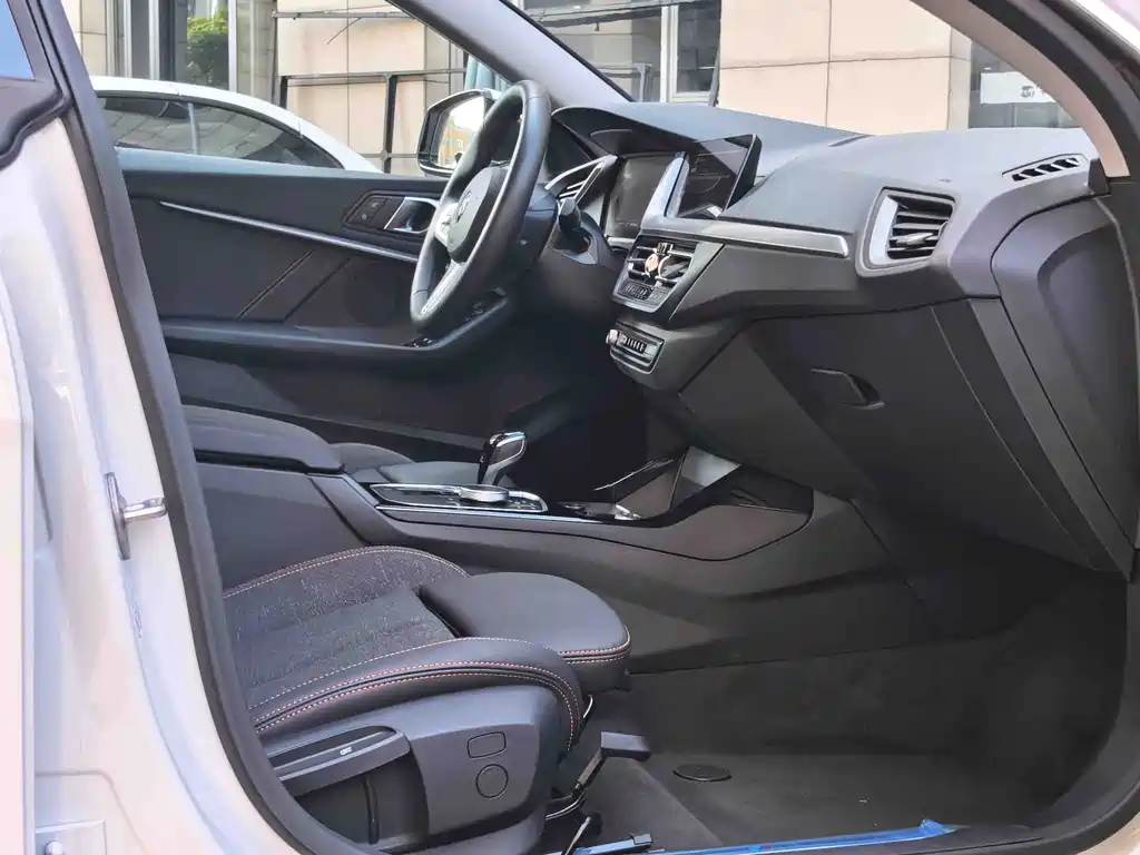 BMW 2 Series (Import) — миниатюра 6