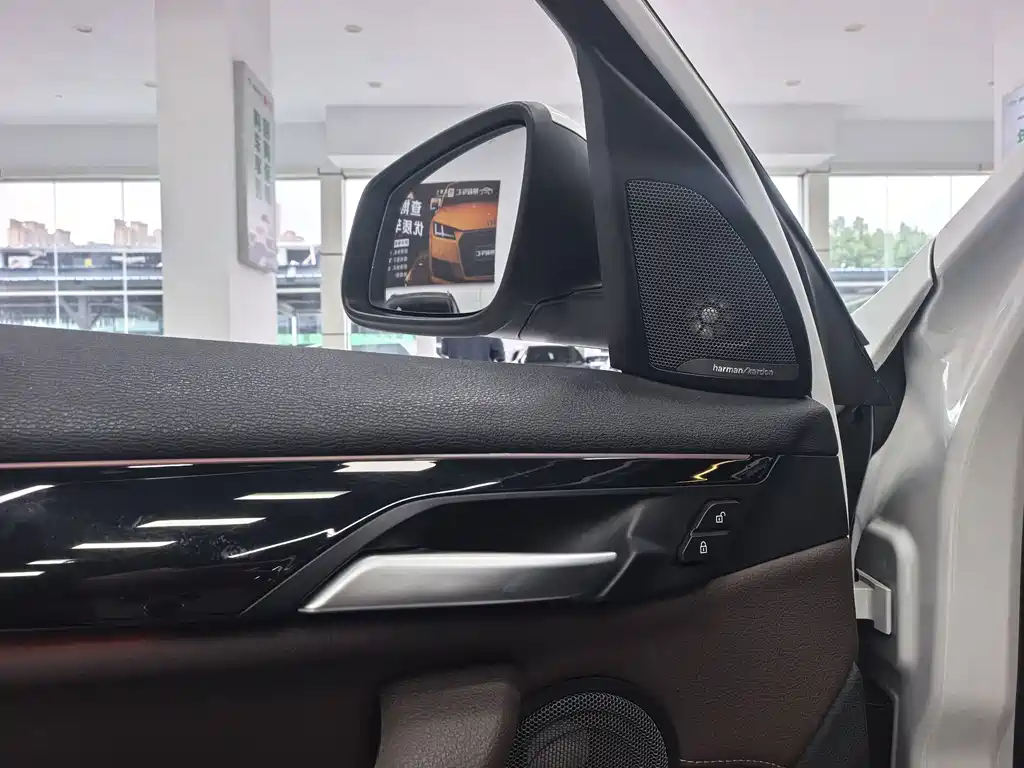 BMW X1 — миниатюра 5