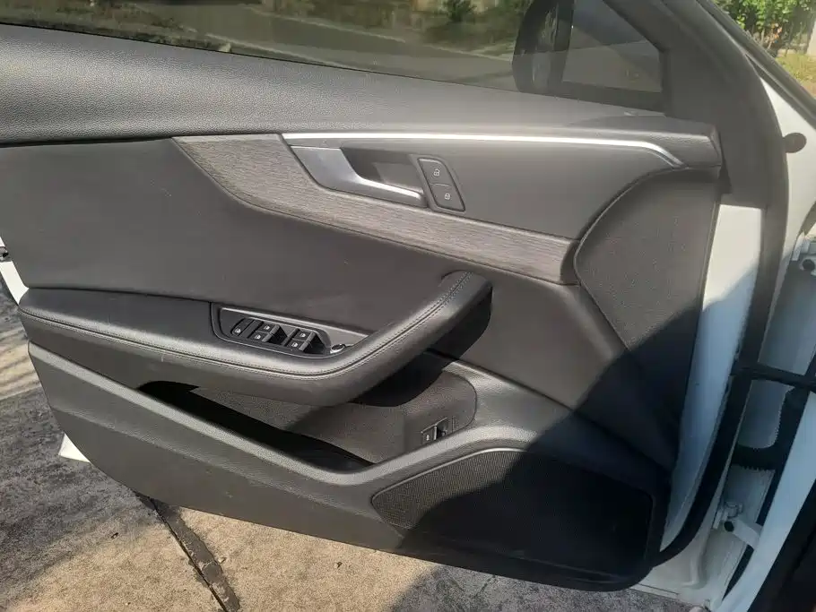 Audi A4L — миниатюра 7