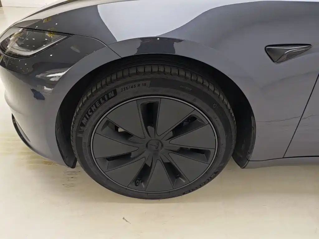 Tesla Model 3 — миниатюра 23