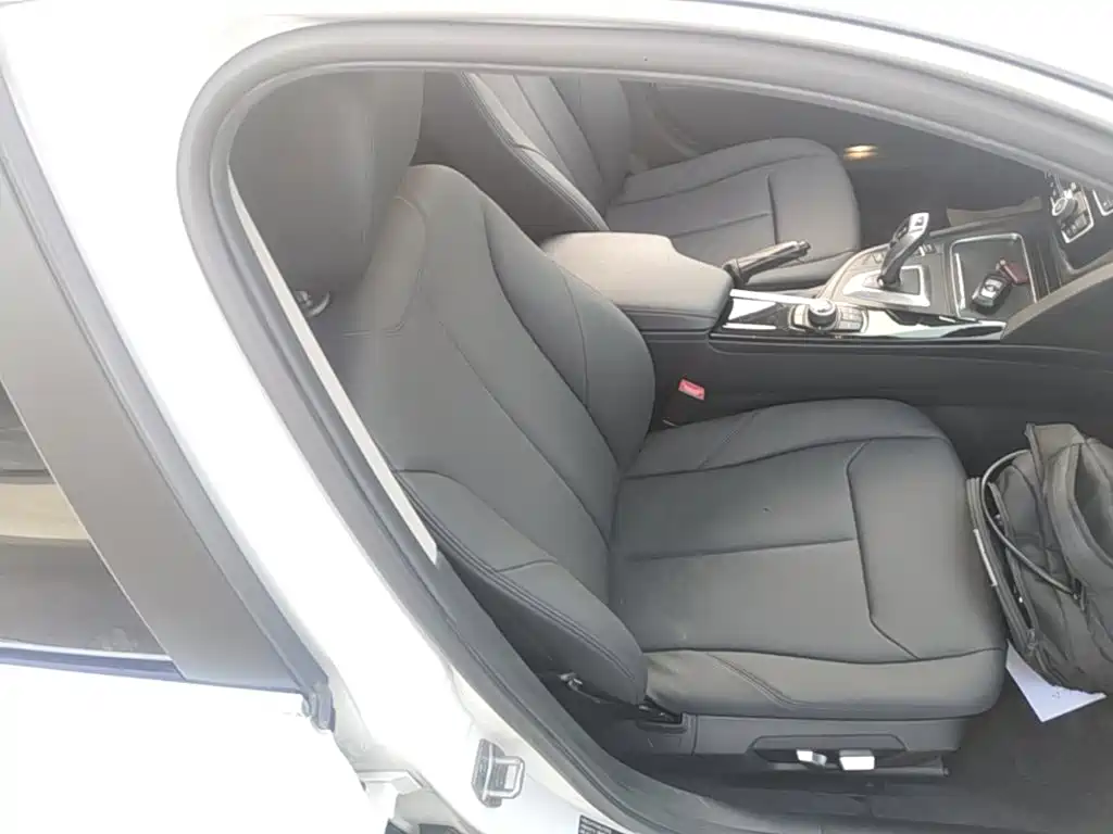 BMW 3 Series — миниатюра 25