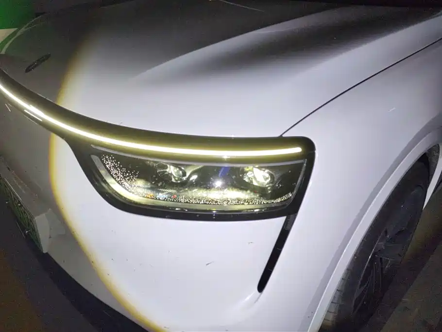 Aito M8 2025 Max+ 53.4kWh 6 мест (192 )