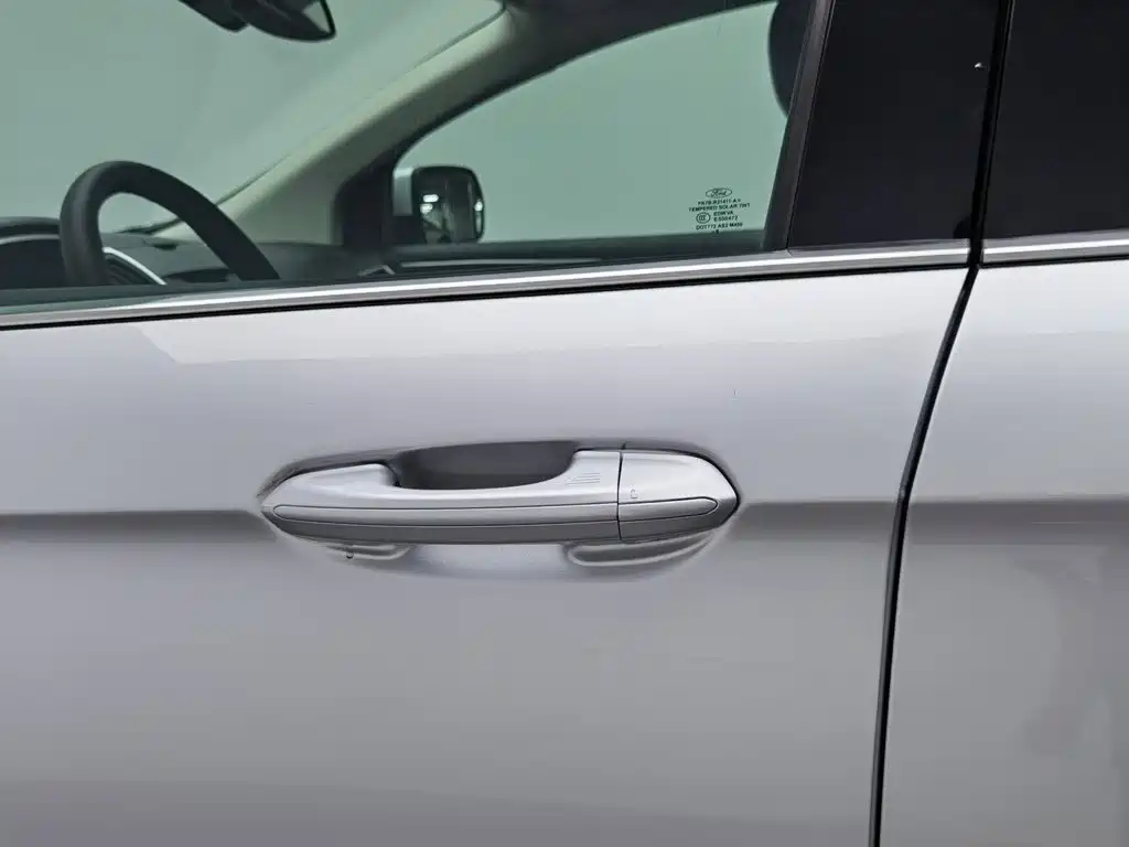 Ford Edge — миниатюра 18