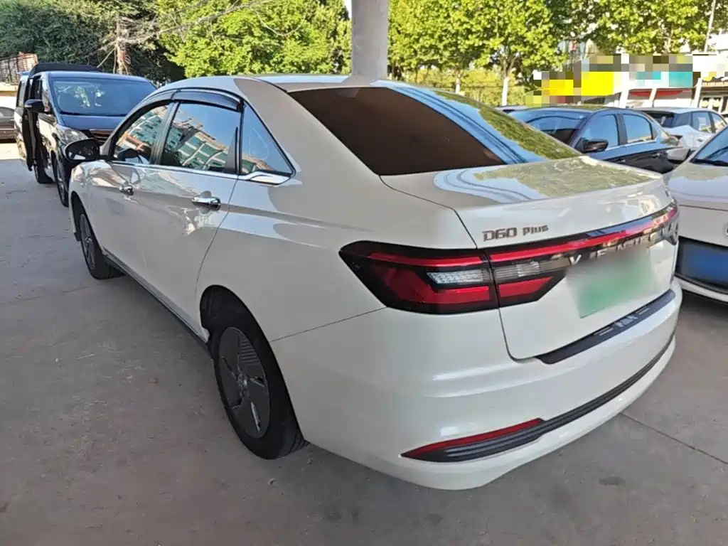 Venucia D60 EV — миниатюра 5