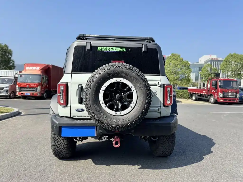 Ford Bronco — миниатюра 4