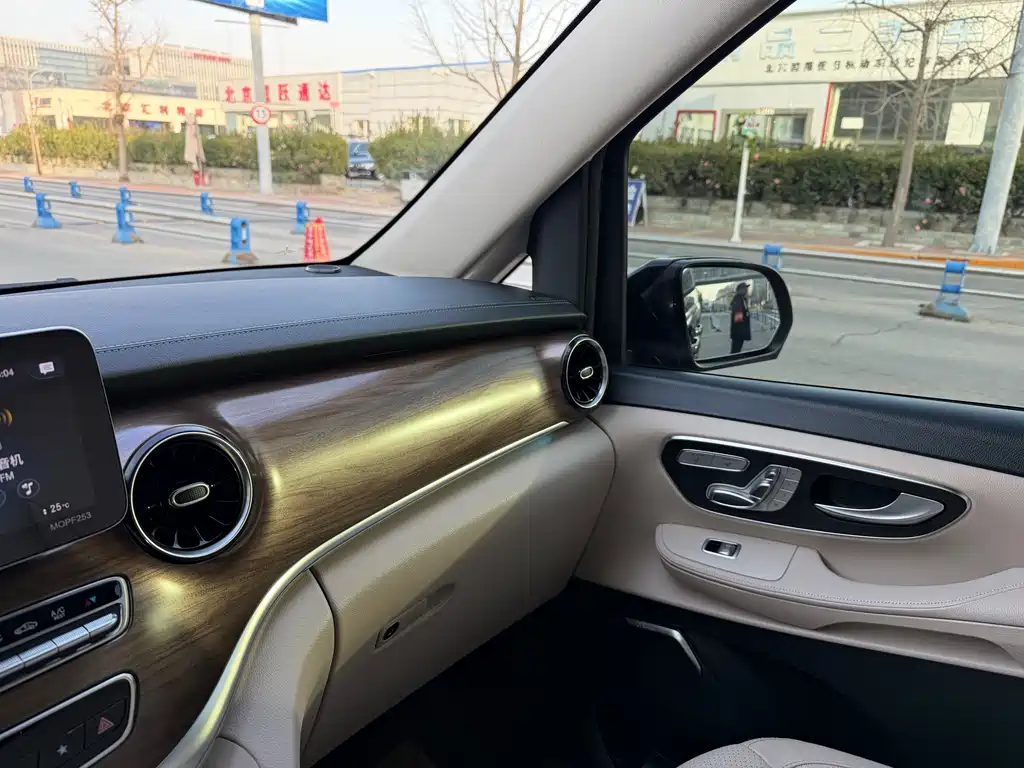 MERCEDES-BENZ V CLASS