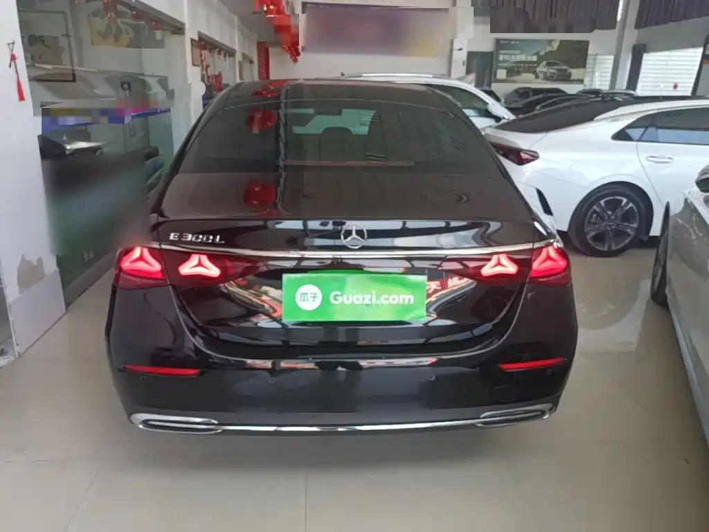 Mercedes-Benz E-Class — миниатюра 6