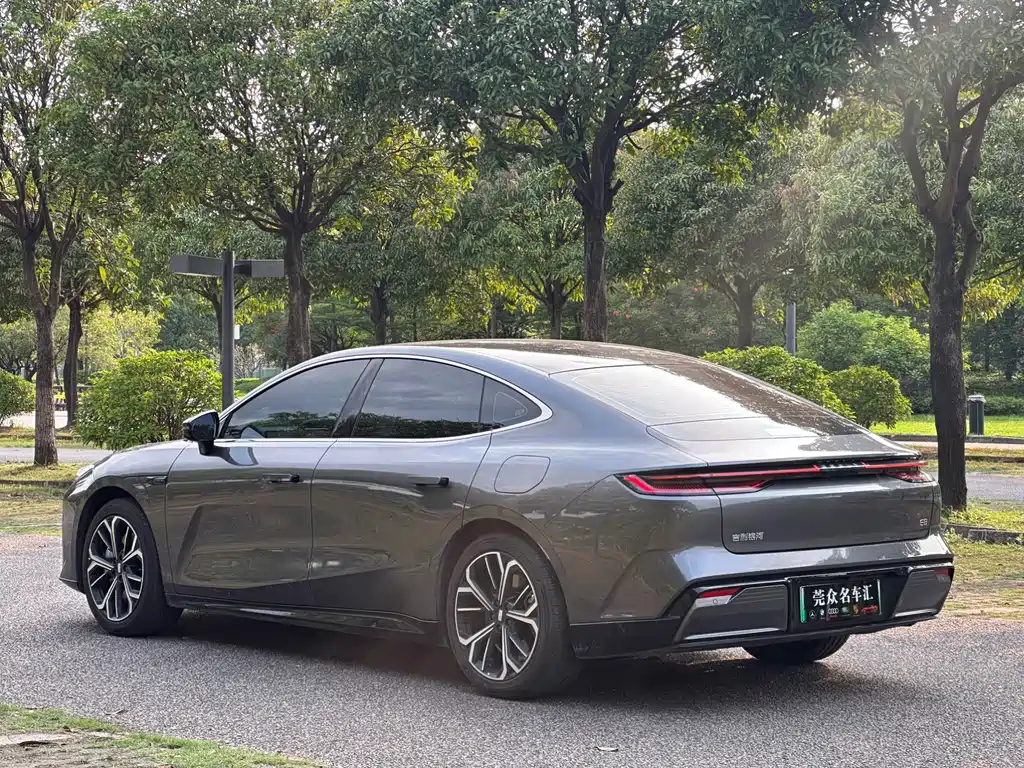 Geely Galaxy Galaxy E8 E8 2025 610km Premium