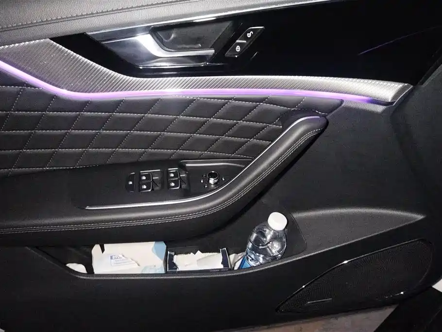 Hongqi HS5 2019 2.0T