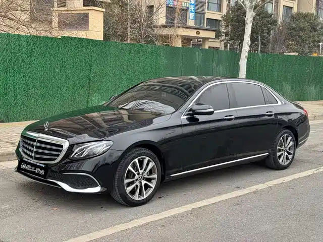 MERCEDES-BENZ E CLASS