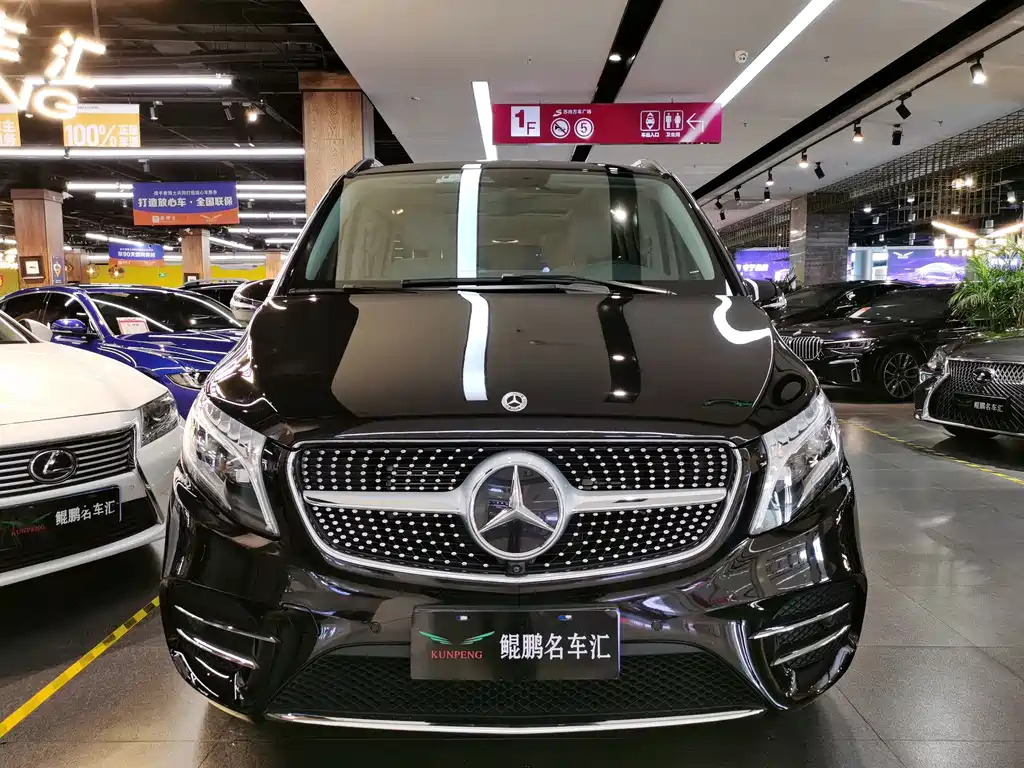 Mercedes-Benz V-Class — миниатюра 2