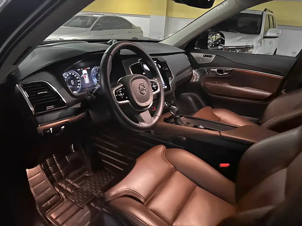 Volvo XC90 2020 T6 Luxury 7 мест