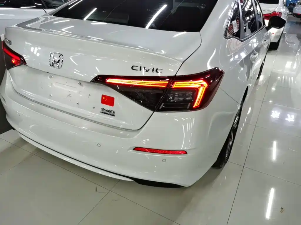 Honda Civic — миниатюра 8