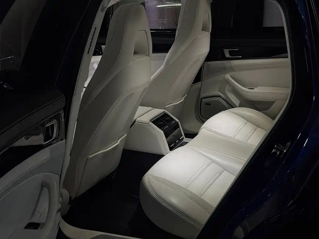 Porsche Panamera — миниатюра 11