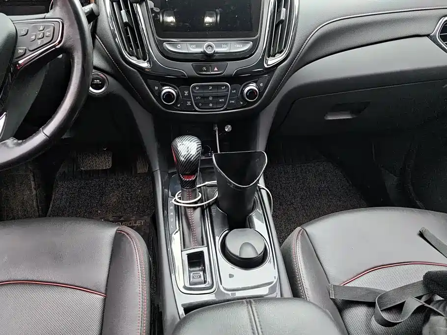 Chevrolet Equinox — миниатюра 16