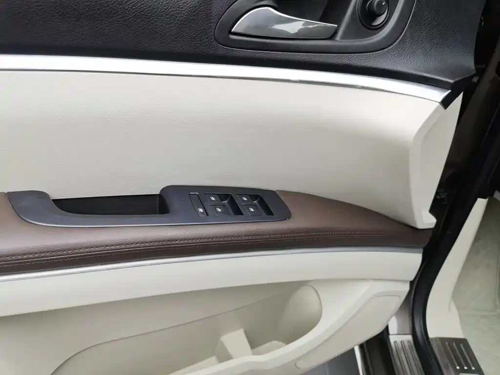 Buick GL8 — миниатюра 9
